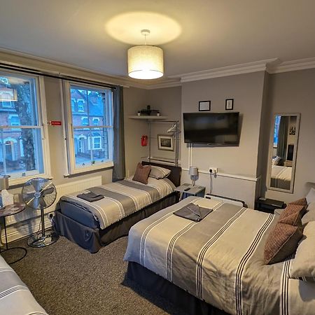 Caversham Lodge Reading Bagian luar foto
