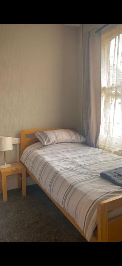 Caversham Lodge Reading Bagian luar foto