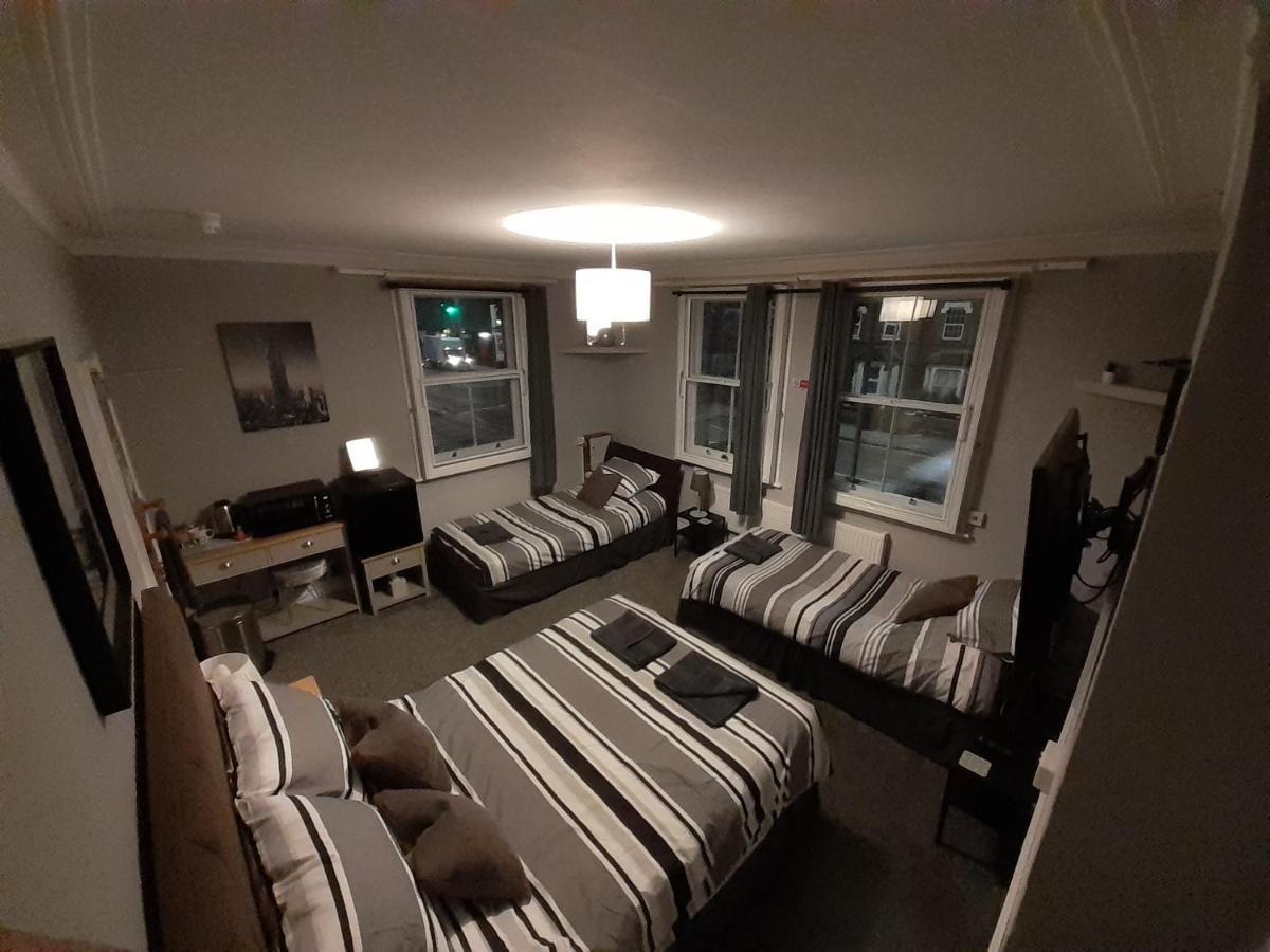 Caversham Lodge Reading Bagian luar foto